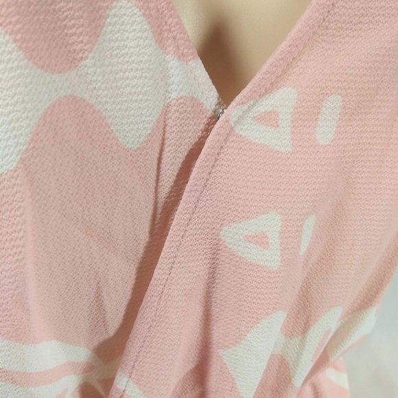 Lulus Pink and White Shorts Romper Women's Size XS NWOT - Picture 2 of 7